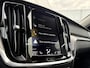 Volvo V60 2.0 T4 Inscription | Trekhaak | Panoramadak | Adaptive cruise control | Head-up display | Harman Kardon audio | Keyless | Achteruitrijcamera | Actieve LED koplampen | Stoelverwarming | Navigatie | Apple Carplay / Android Auto |
