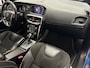 Volvo V40 2.0 T4 R-DESIGN 191 PK SPORT AUTOMAAT STOELVERWARMING AFN. TREKHAAK NAVIGATIE HALF LEDER CRUISE CONTROL