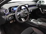 Mercedes-Benz A-klasse 180 Star Edition AMG Line | Panoramadak | Apple Car Play | 18-Inch | LED | MBUX | Stoelverwarming |