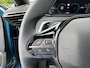 Peugeot 2008 1.2 Hybrid 145 PK Allure | Automaat Hybride | Adaptieve Cruise Control | 360 Graden Camera | Parkeersensoren V+A | Hoge Zitpositie | Climate Control | Stoelverwarming | Navigatie via Telefoon | Apple Carplay & Android Auto draadloos |LED Verlichting | 17" Lichtmetalen Velgen |