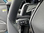 Peugeot 2008 1.2 Hybrid 145 PK Allure | Automaat Hybride | Adaptieve Cruise Control | 360 Graden Camera | Parkeersensoren V+A | Hoge Zitpositie | Climate Control | Stoelverwarming | Navigatie via Telefoon | Apple Carplay & Android Auto draadloos |LED Verlichting | 17" Lichtmetalen Velgen |