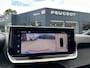 Peugeot 2008 1.2 Hybrid 145 PK Allure | Automaat Hybride | Adaptieve Cruise Control | 360 Graden Camera | Parkeersensoren V+A | Hoge Zitpositie | Climate Control | Stoelverwarming | Navigatie via Telefoon | Apple Carplay & Android Auto draadloos |LED Verlichting | 17" Lichtmetalen Velgen |