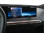 BMW iX xDrive40 High Executive 77 kWh ( 3-Fase ) {SOH-100%} (INCL-BTW) Aut. *PANO | HEAD-UP | HARMAN/KARDON-SURROUND | SOFT-CLOSE | DAB+ | DIGI-COCKPIT | HEATED-COMFORTSEATS | FULL-LED | CARPLAY | TOWBAR | AMBIENT-LIGHT | TOPVIEW | MEMORY-PACK |