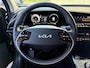 Kia Niro EV DynamicLine 64.8 kWh | 1e Eigenaar | Kia dealer onderhouden | Accu = 100% | Fabrieksgarantie t/m 27-06-2030 + 3X 1 jaar* | NAP |