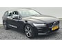 Volvo V60 2.0 B4 Plus Dark Leder pakket RG0R - 18” Wielen - Climate - Donkere hemel - Electrisch bedienbare voorstoelen met memory
