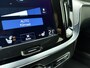 Volvo V60 B3 177pk R-Design / Adapt. Cruise / BLIS / Elektr. Bestuurdersstoel / Stoel + Stuurw. Verwarming / Sportstoelen / Elektr. Achterklep / PDC + Camera / DAB / Getint glas / 18'' / Keyless /