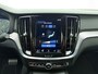 Volvo V60 B3 177pk R-Design / Adapt. Cruise / BLIS / Elektr. Bestuurdersstoel / Stoel + Stuurw. Verwarming / Sportstoelen / Elektr. Achterklep / PDC + Camera / DAB / Getint glas / 18'' / Keyless /