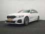 BMW 3-Serie Touring 320e Business Edition Plus - RIJKLAARPRIJS - Plug-In Hybride - M-Pakket - Elektrisch Wegklapbare Trekhaak - 360 Graden Camera - Elektrisch Glazen schuif-/kanteldak