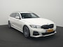 BMW 3-Serie Touring 320e Business Edition Plus - RIJKLAARPRIJS - Plug-In Hybride - M-Pakket - Elektrisch Wegklapbare Trekhaak - 360 Graden Camera - Elektrisch Glazen schuif-/kanteldak
