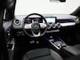 Mercedes-Benz GLB 200 Business Solution AMG | Automaat| Stoelverwarming | Panoramadak | Sfeerverlichting | Cruise Control | Memory Seats |
