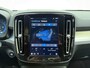Volvo XC40 B4 211pk Plus Dark / Harman&Kardon / El. Trekhaak / El. Stoelen / Stoel + Stuurw. Verwarming / BLIS / ACC / PDC + CAM / Verw. Voorruit /