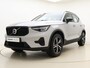 Volvo XC40 B4 211pk Plus Dark / Harman&Kardon / El. Trekhaak / El. Stoelen / Stoel + Stuurw. Verwarming / BLIS / ACC / PDC + CAM / Verw. Voorruit /