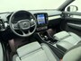 Volvo XC40 B4 211pk Plus Dark / Harman&Kardon / El. Trekhaak / El. Stoelen / Stoel + Stuurw. Verwarming / BLIS / ACC / PDC + CAM / Verw. Voorruit /