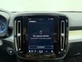 Volvo XC40 B4 211pk Plus Dark / Harman&Kardon / El. Trekhaak / El. Stoelen / Stoel + Stuurw. Verwarming / BLIS / ACC / PDC + CAM / Verw. Voorruit /