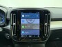 Volvo XC40 B4 211pk Plus Dark / Harman&Kardon / El. Trekhaak / El. Stoelen / Stoel + Stuurw. Verwarming / BLIS / ACC / PDC + CAM / Verw. Voorruit /