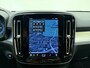 Volvo XC40 B4 211pk Plus Dark / Harman&Kardon / El. Trekhaak / El. Stoelen / Stoel + Stuurw. Verwarming / BLIS / ACC / PDC + CAM / Verw. Voorruit /