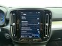 Volvo XC40 B4 211pk Plus Dark / Harman&Kardon / El. Trekhaak / El. Stoelen / Stoel + Stuurw. Verwarming / BLIS / ACC / PDC + CAM / Verw. Voorruit /
