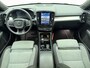 Volvo XC40 B4 211pk Plus Dark / Harman&Kardon / El. Trekhaak / El. Stoelen / Stoel + Stuurw. Verwarming / BLIS / ACC / PDC + CAM / Verw. Voorruit /