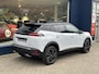 Peugeot 2008 1.2 Hybrid 145 PK GT | Automaat Hybride | VOORRAAD DEAL met €7.000 Korting | Panorama Schuif-/Kanteldak | Navigatie | 360 Graden Camera | Keyless Entry | Full LED Verlichting | Zwart Dak | Climate Control | 18" Lichtmetalen Velgen Evissa | Sportstoelen | Hoge Zitpositie | Parkeersensoren V+A | Adaptieve Cruise Control |