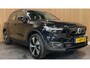 Volvo XC40 Recharge P8 AWD R-Design|TREKH.|LEDER|ELEK. KLEP|ACC|CARPLAY|CAMERA|CLIMATE+CRUISE CONTROL|NL-AUTO|NAP|INCL.BTW|1e EIG|