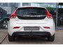 Volvo V40 1.5 T2 Polar+ | Automaat | Trekhaak | 1500KG Trekgewicht | Leer | Stoelverwarming | Parkeer Sensoren achter |