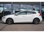Volvo V40 1.5 T2 Polar+ | Automaat | Trekhaak | 1500KG Trekgewicht | Leer | Stoelverwarming | Parkeer Sensoren achter |