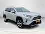 Toyota RAV4 2.0 VVT-iE Dynamic Navi / Achteruitrijcamera / Apple Carplay / Elektrische achterklep / 2000 kg trekgewicht