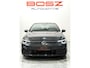 Volkswagen Golf 8 1.5 eTSI R-Line DSG PANO ACC SFEER IQ BLIND