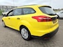 Ford Focus Wagon 1.5 TDCI Lease Edition 6 bak met trekhaak en parkeersensoren en navigatie en bluetooth telefoon en cruise control