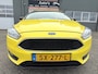 Ford Focus Wagon 1.5 TDCI Lease Edition 6 bak met trekhaak en parkeersensoren en navigatie en bluetooth telefoon en cruise control