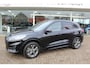 Ford Kuga 2.5-225pk Plug-in Hybrid ST-Line X. Hybride rijden voor een reële prijs ! Adaptive Cruise Control, Stoel- en voorraamverwarming, Climate Control, Metallic lak, Camera v+a, Elektr. achterklep, Side- en lane assist etc.