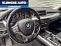 BMW X5 XDrive30d 6-cilinder 259PK Leer AWD 4x4 Xenon Trekhaak GRIJS KENTEKEN 18inch Stoelverwarming