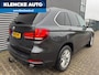 BMW X5 XDrive30d 6-cilinder 259PK Leer AWD 4x4 Xenon Trekhaak GRIJS KENTEKEN 18inch Stoelverwarming