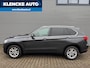 BMW X5 XDrive30d 6-cilinder 259PK Leer AWD 4x4 Xenon Trekhaak GRIJS KENTEKEN 18inch Stoelverwarming