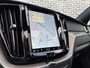 Volvo XC60 2.0 T6 Plug-in hybrid AWD R-Design | Long Range | Trekhaak | Luchtvering | 21'' velgen | 360 camera | Adaptieve cruise control | Elektrische stoelverstelling | Actieve LED koplampen | Stoel- en stuurwielverwarming |