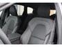 Volvo XC60 2.0 T6 Plug-in hybrid AWD Plus Black Edition | Panoramadak | Actieve luchtvering met FOUR-C | Head-up display | Extra getint glas | Verwarmbare voorstoelen | Verwarmbaar stuurwiel | Visual Park Assist met Front "Fisheye" view | Adaptive cruise control | Pilot assist | Blind spot | Google-Maps navigatie |