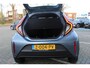 Toyota Aygo X PLAY NL-AUTO APPLE/ANDROID LED DAGRIJVERLICHTING AD-CRUISE AIRCO PARKEERCAMERA