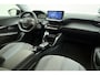Peugeot 208 Hybrid 100 e-DCS6 Allure Automaat | Navigatie | Adaptive Cruise control | Camera | Lichtmetalen velgen | Climate control | Extra getint glas