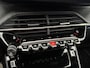 Peugeot 2008 SUV 1.2 GT PACK Hybrid 145 pk Elektr zetels, MASSAGE, Pano