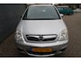 Opel Meriva 1.6-16V Enjoy Zeer nette en goed onderhouden auto  met een bijzonder lage km stand