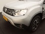 Dacia Duster TCe 90 Prestige | Airco | Medianav | Lichtmetalen velgen | Metaalkleur | Parkeersensoren achter met achteruitrijcamera | Privacy glass |
