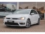 Volkswagen Golf 1.2 TSI 110pk Highline R-line | Navigatie | Camera | PDC | Trekhaak