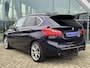 BMW 2-Serie Active Tourer 220i Luxury 192pk Automaat / Panoramadak / Trekhaak / Hu Display