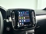 Volvo XC40 B4 Plus Dark | Parkeercamera | Stoel- en Stuurverwarming | Harman Kardon | Trekhaak