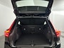 Volvo XC40 B4 Plus Dark | Parkeercamera | Stoel- en Stuurverwarming | Harman Kardon | Trekhaak