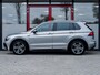 Volkswagen Tiguan 1.5 TSI ACT Highline Business R | 1e Eigenaar | Origineel NL | Schuif/ Kantel Pano Dak | Virtual | ErgoActive | Massage | Navigatie | Adaptief Matrix LED | Dode Hoek Detectie | Voorruit Verwarmd | Stoelverwarming |