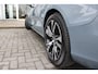 Volvo V60 B4 Plus Dark | Schuif/kantel dak | Camera | Getint glas achter | Stoel/stuur verwarmd |
