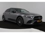 Mercedes-Benz A-klasse 250 e Business Solution AMG Limited (PANORAMADAK, SFEERVERLICHTING, STOELVERWARMING, ACHTERUITRIJCAMERA)