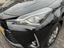 Toyota Yaris 1.5 HYBRID DYNAMIC NAVI KEYLESS 15'' LM-VELGEN CLIMA CRUISE CAMERA BLUETOOTH NL-AUTO 1E-EIG