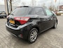 Toyota Yaris 1.5 HYBRID DYNAMIC NAVI KEYLESS 15'' LM-VELGEN CLIMA CRUISE CAMERA BLUETOOTH NL-AUTO 1E-EIG